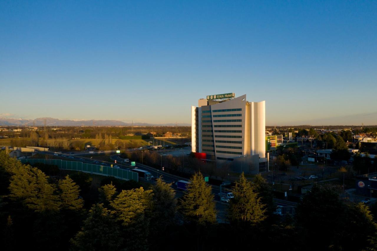 Una Hotels Malpensa Cerro Maggiore Екстер'єр фото